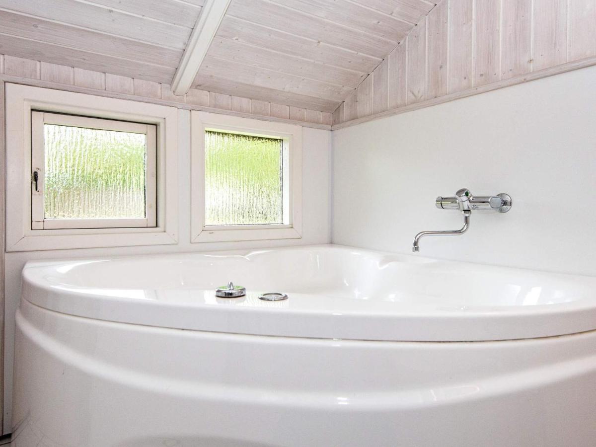 5 Person Holiday Home In B Rkop Egeskov  Zewnętrze zdjęcie